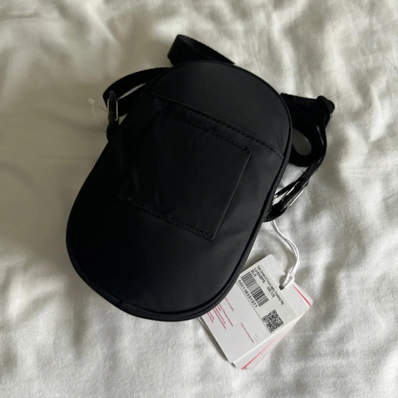 🆕 Lululemon Team Canada 22 Future Legacy Crossbody Bag Black - Picture 6 of 7